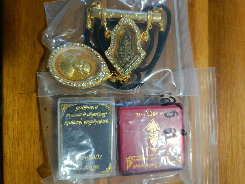 ชุดสร้อยหลวงพ่อพัฒน์ รับประกันแท้ พร้อมขึ้นของ