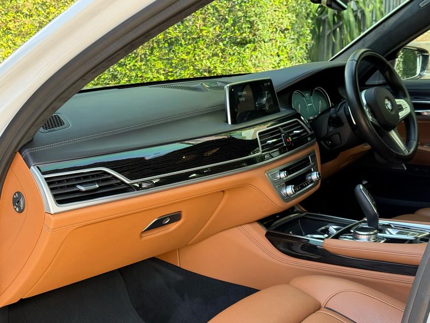 2019 BMW SERIES 7 MSPORT ( แท้ ) รถมือเดียว วิ่งน้อยเพียง 80,000 กม รถเข้าศูนย์ทุกระยะ ไม่เคยมีอุบัติเหตุครับ 10