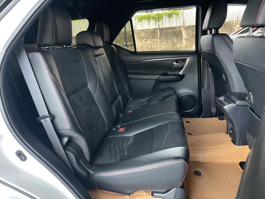 ขาย Toyota Fortuner 2.8GR 4wd ปี22 14