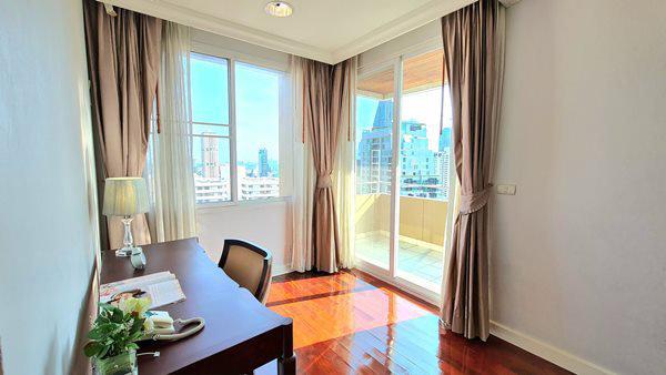 Luxury Service Apartment for rent Sukhumvit 39 Duplex Penthouses 4 bedrooms 4 bathroom Tel +66-62-993-5546 4