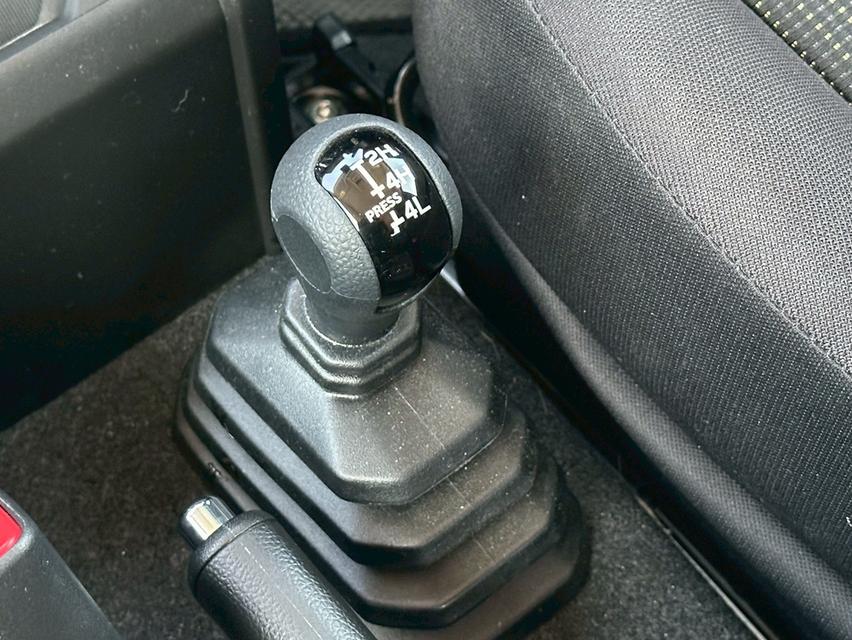 SUZUKI JIMMY 3 ประตู 1.5 Auto 4 WD 2024 15