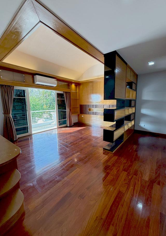 ขายบ้านหรู เสนาเเกรนด์โฮม รังสิต - ติวานนท์ (หลักหก) มีสระน้ำ 16