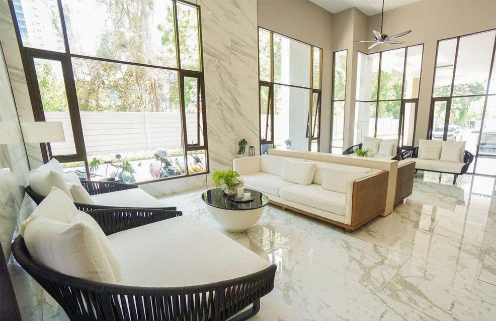 Selling Aeras Beachfront 5.6 million 2