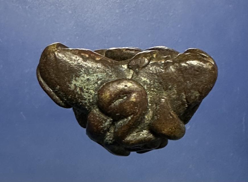 พระปิดตาเนื้อทองผสม ยันต์ยุ่ง เก่าเข้มขลัง ไม่ทราบที่ 9