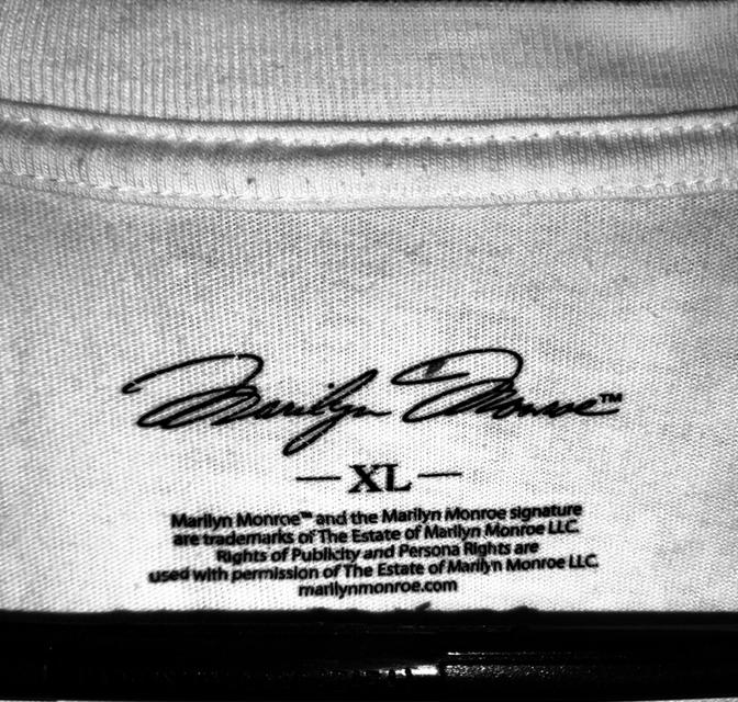 เสื้อยืด official marilyn monroe size XL สภาพ9/10 รูปที่ 4