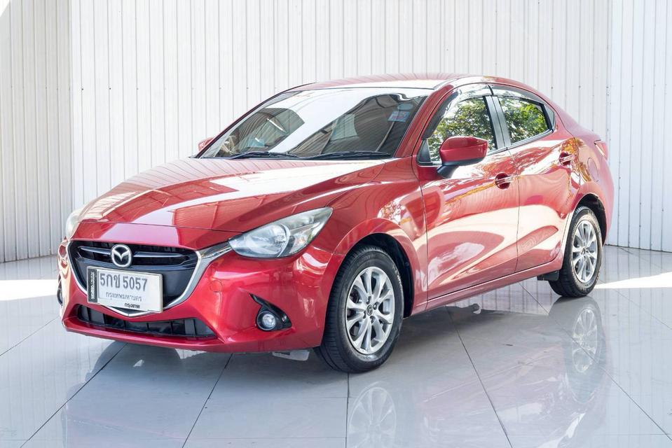 MAZDA MAZDA2 1.3 High Connect ปี 2016 สีแดง เกียร์A/T โฉม ปี14-ปัจจุบัน 4Dr