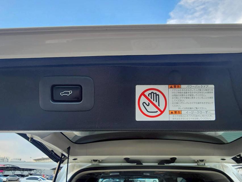 Toyota Vellfire 2.4SG ปี14 15