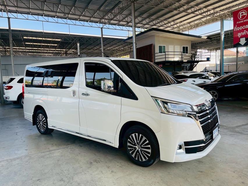 รหัสรถ PBG566 TOYOTA MAJESTY 2.8 ปี 2021  สีขาว