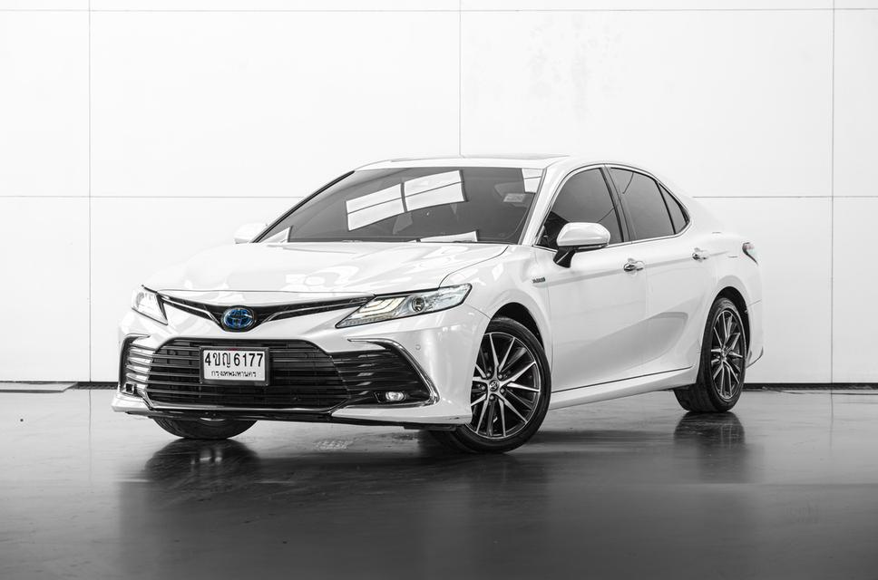 2023 TOYOTA CAMRY 2.5 HEV Premium สีขาว เลขไมล์แท้ 58590 กม.