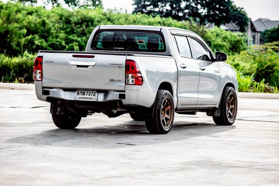 TOYOTA HILUX REVO 2.4 E DOUBLE CAB สีเทา ปี 2017  6