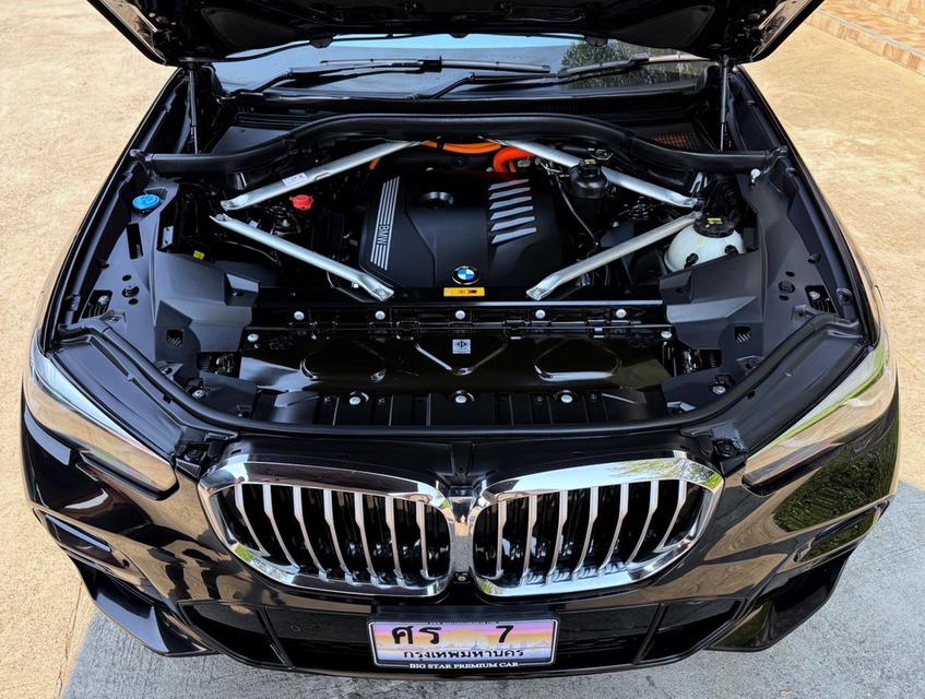 2021 BMW X5 MSPORT รถมือเดียวออกป้ายแดง รถวิ่งน้อย เข้าศูนย์ทุกระยะ ไม่มีอุบัติเหตุ วารันตียังเหลืออีกนานครับ 15