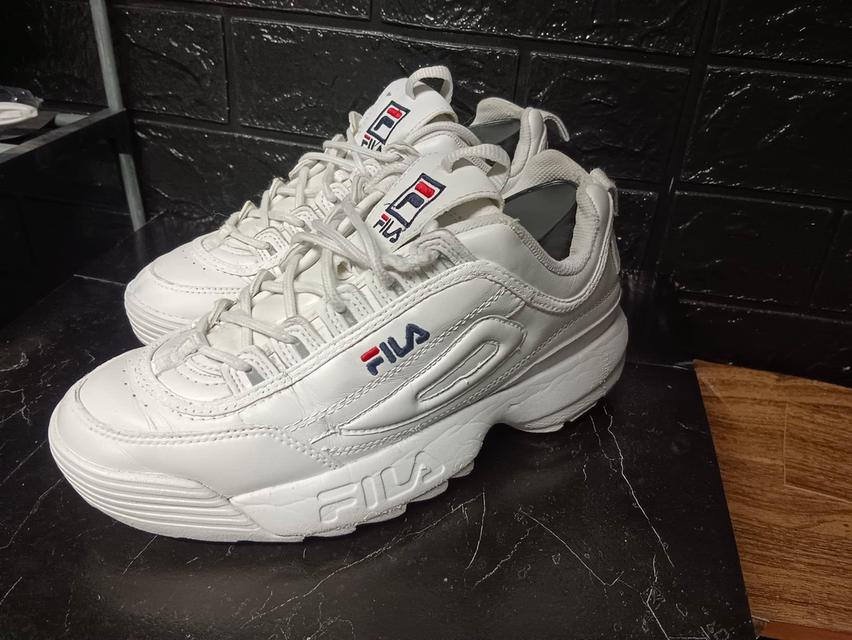 Fila สีขาวเสริมส้น 2