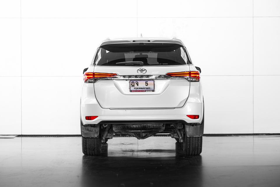 2015 TOYOTA FORTUNER 2.7 V 2WD SUV สีขาว เครื่องยนต์เบนซิน เลขไมล์ 102204 กม. 6