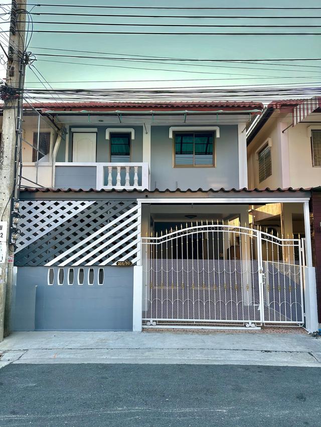 ขายบ้านแฝด 2 ชั้น หมู่บ้านสมชายพัฒนาบางกรวย เนื่อที่ 22 ตร.วา 3 ห้องนอน 2 ห้องน้ำ 1 ห้องอเนกประสงค์
