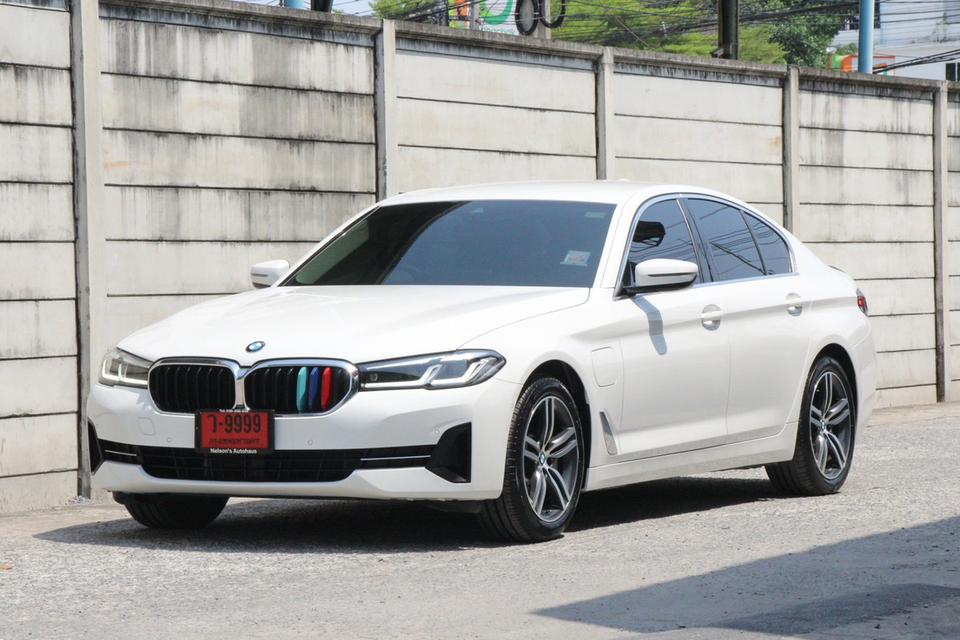BMW 530e Elite (LCI) ปี 2022 สีขาว