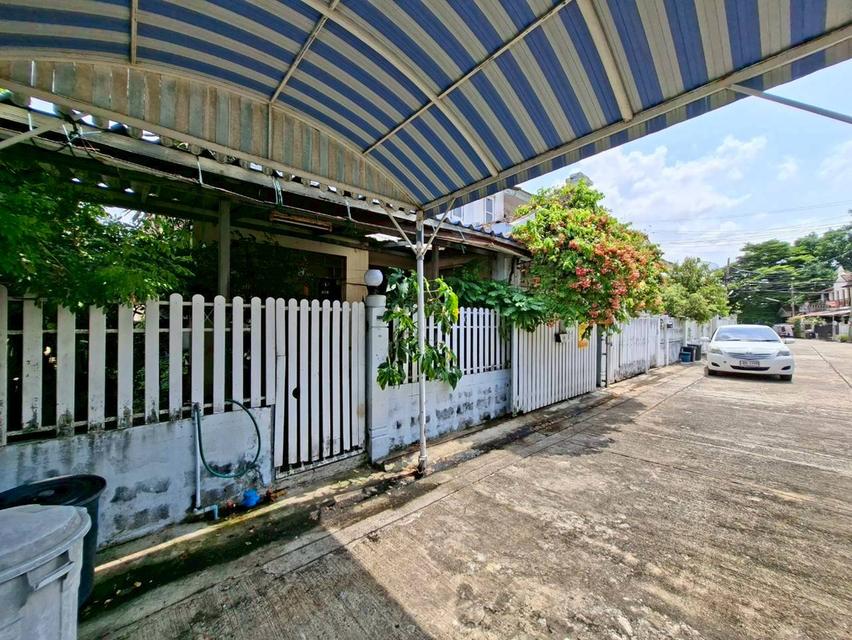 ขายบ้าน 2 ชั้น หมู่บ้านรัตนาวลัย ซอยวิภาวดีรังสิต39 ใกล้สนามบินดอนเมือง 2
