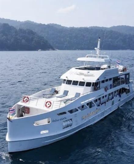 ขายด่วน STEEL DIVING YACHT 105 FEET LIVEABORD- 11 CABINS -+ PROFITABLE COMPANY