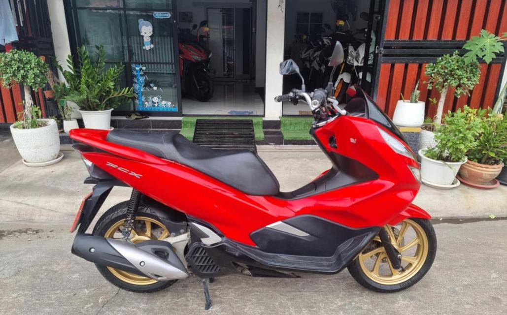 รถเครื่อง Honda PCX150 สีแดง 2