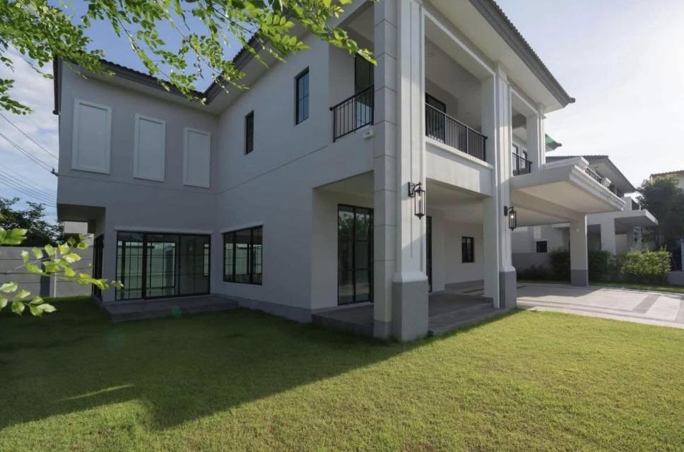 🏡 ขายบ้านใหม่สุดหรู ลัดดารมย์ พุทธมณฑลสาย 3 (Q House) ขนาดที่ดิน: 107.7 ตร.ว. • พื้นที่ใช้สอย: 354 ตร.ม. • 4 ห้องนอน | 5 ห้องน้ำ 5