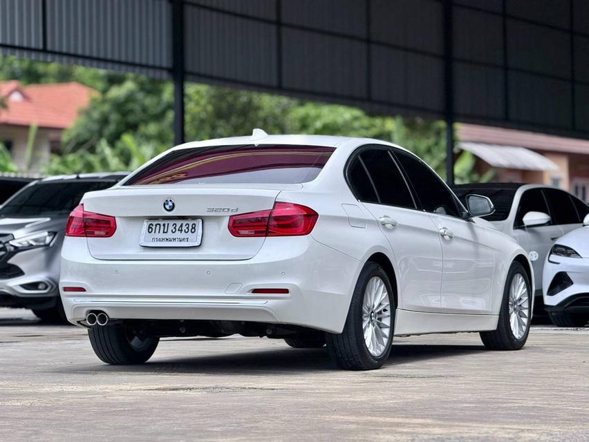 BMW 320d LUXURY LCI F30 AT 2017ซีดานขับหลัง ดีเซล 190 แรงม้า รถศูนย์ ไมล์ 241,xxx รูปที่ 4