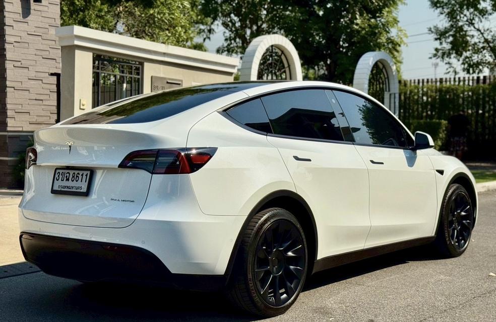 Tesla Model Y Long Range AWD รูปที่ 2