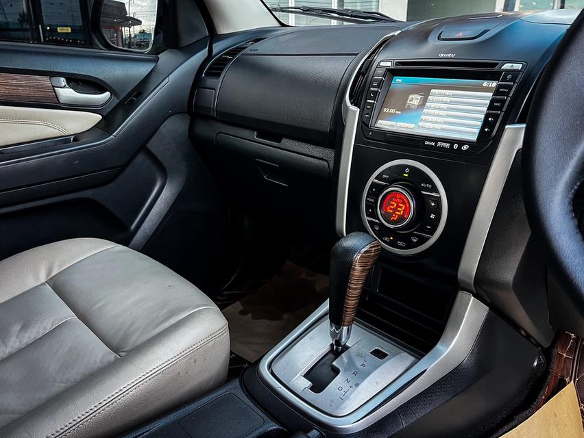 ขาย Isuzu MU-X 3.0Dvd ปี14 8