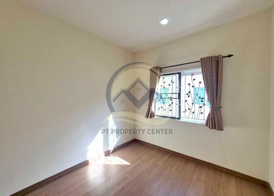 ทาวน์โฮม 2 ชั้น ต่อเติมระเบียง ราคาสุดพิเศษ : โครงการโกลเด้นทาวน์ รามคำแหง-วงแหวน 10