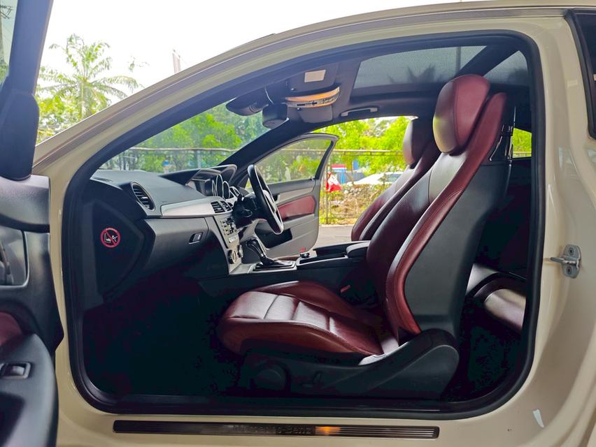 Mercedes-Benz C180 W204 Coupe AT ปี 2011 17