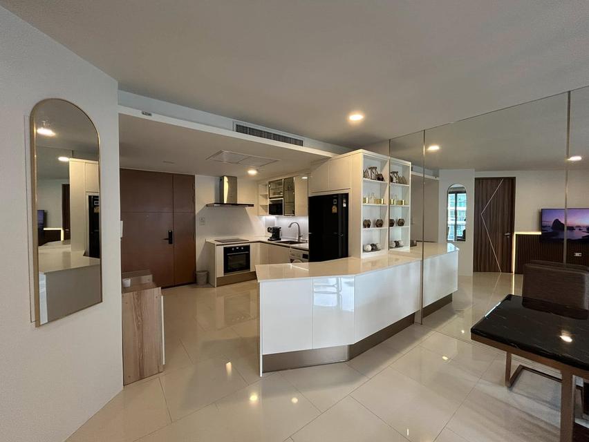 Sale/Rent Wongamat Beachfront Condo Pattaya 3