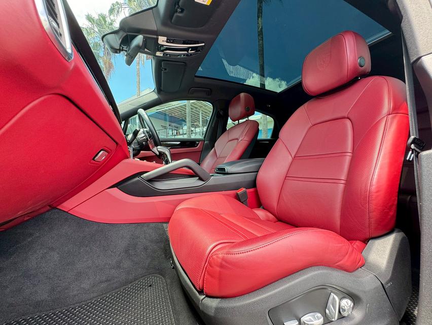 🚘 Porsche Cayenne E-Hybrid Coupe (Year 2020)ไมล์เพียง 33,xxx kmราคาเพียง 💸 4,390,000 บาท 11
