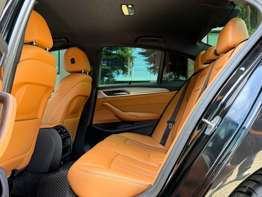 2020 BMW 520D MSPORT G30 รถมือเดียวออกป้ายแดง รถวิ่งน้อย เข้าศูนย์ทุกระยะ ไม่เคยมีอุบัติเหตุครับ 14