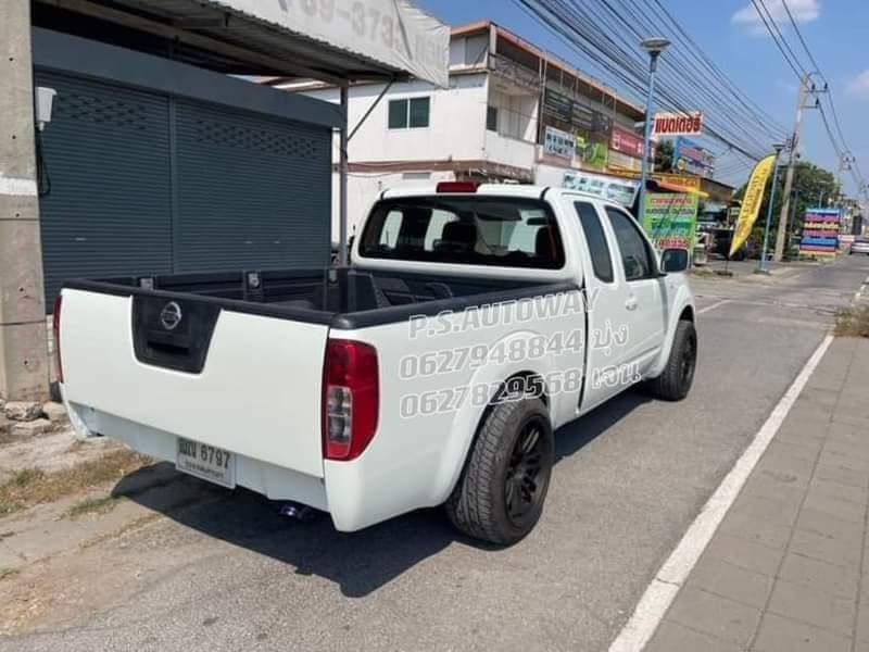 2011 Nissan Frontier Navara 2.5 KING CAB Calibre LE Pickup 4