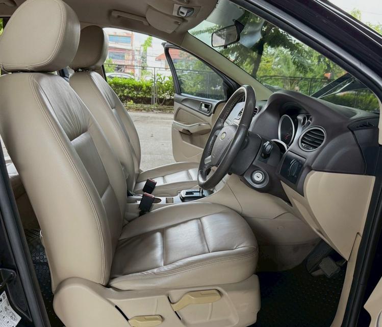 Ford Focus 1.8 Sedan AT ปี 2011 6