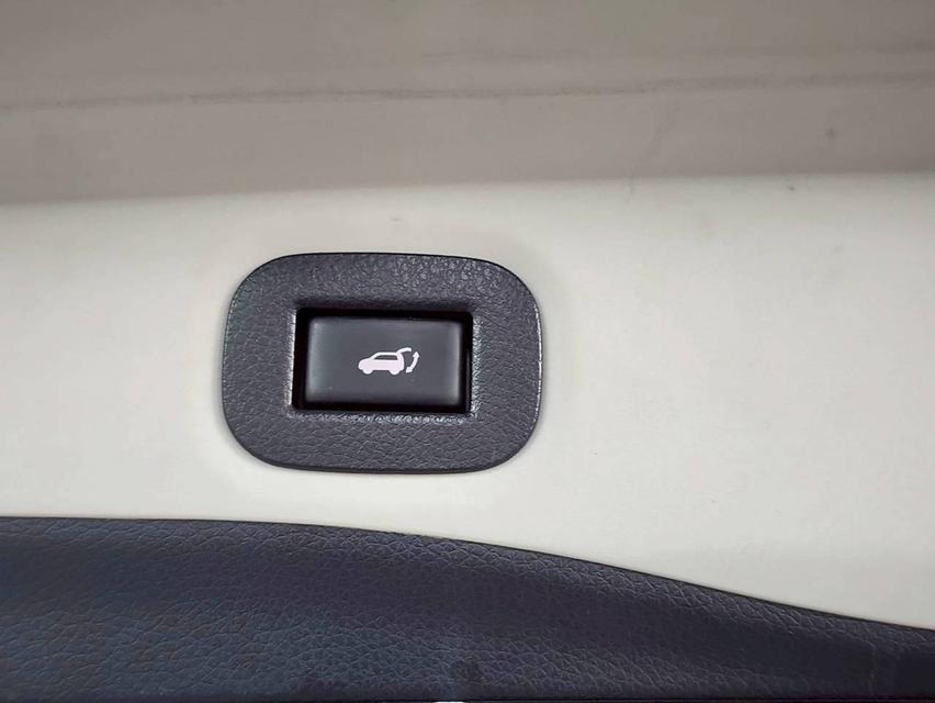 ขายรถ nissan  X-Trail 2.5 4WD ปี 2020 สีขาว เกียร์ออโต้ 20