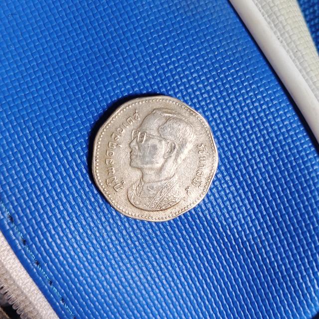 เหรียญครุฑ 9เหลี่ยม 5บาท พ.ศ.2515 ผ่านใช้ เหรียญที่ระลึก เหรียญพญาครุฑ