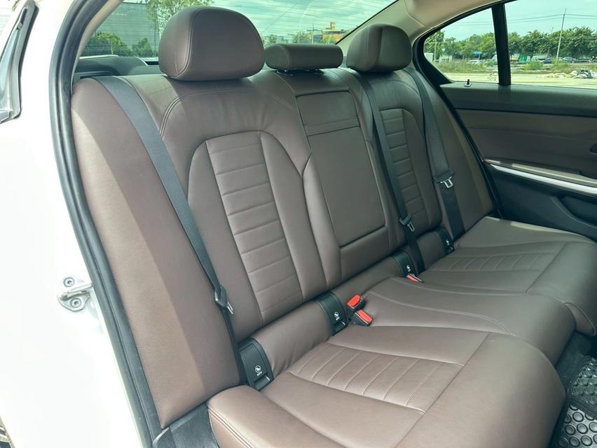 BMW 330li M Sport G28 2021 จด 2022 16