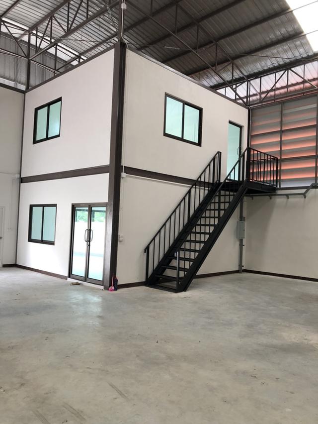 ให้เช่าโกดัง/โรงงานคลองสองซอยไอยรา 270 ตรม. ใกล้นิคมนวนคร-6กม. อ.คลองหลวง ปทุมธานี 12