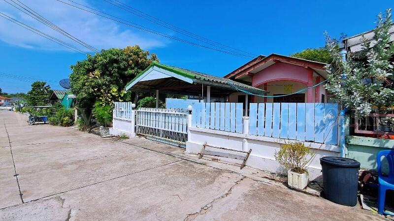บ้านแฝด หมู่บ้าน ร่วมใจมีสุข บางละมุง ราคาถูกสุดในโครงการ 17