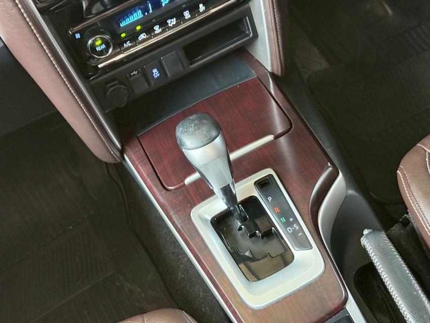 Toyota Fortuner 2.8 ขับ2 2015 จด 16 รูปที่ 10