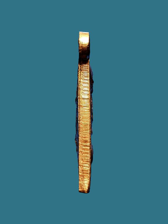 เหรียญพรหมสี่หน้า หลวงปู่หมุน วัดบ้านจาน พิธีมหาจักรพรรดิ ปี 2545 3