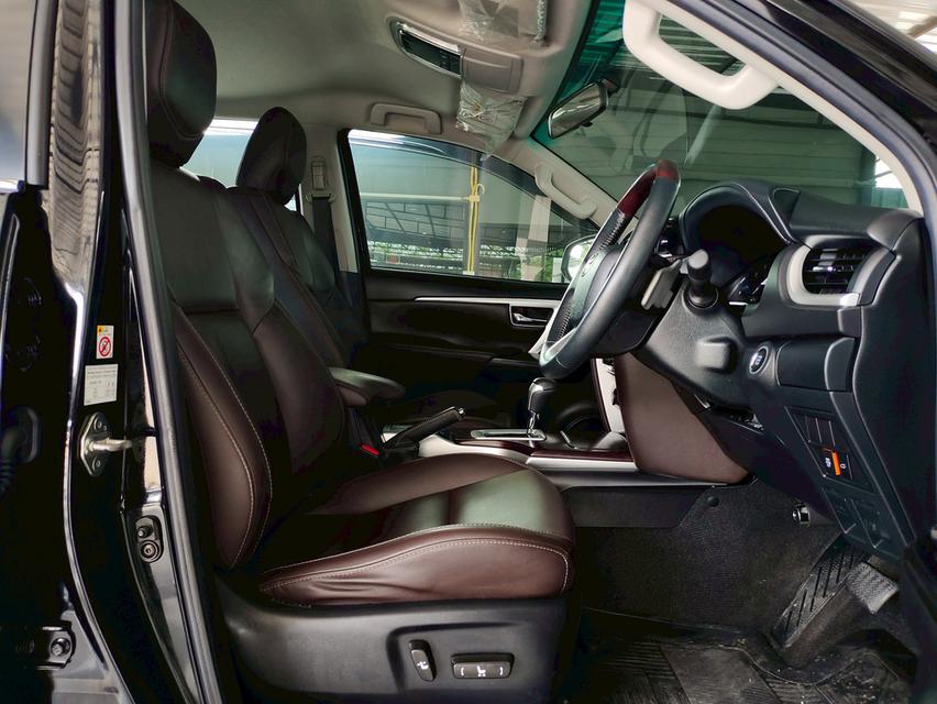 Toyota New Fortuner 2.4 V 2WD ปี 2018 11