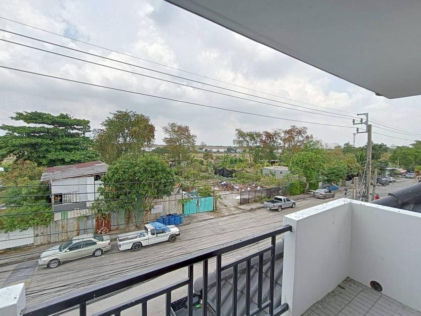 ทาวน์เฮ้าส์หลังมุม คลองสามวา  เลียบคลองสอง หมู่บ้านทรัพย์ธานี นัดชมบ้าน 085-318-6868 คุณวา 17