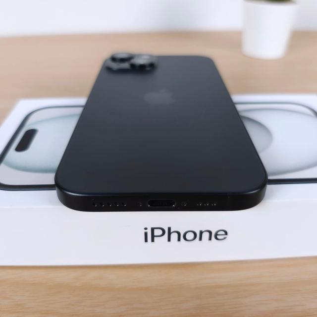 iPhone 15 สีดำ สภาพดี 4
