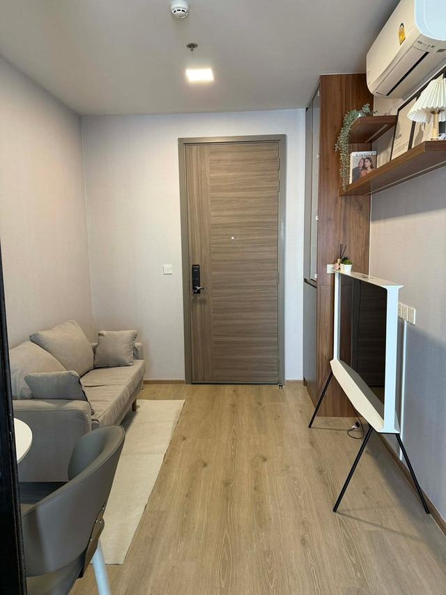 เช่าถูก 13,500 บาท ** รหัส 180198 ** 1 นอน 27 ตร.ม ** The Privacy Taopoon Interchange ** ติดรถไฟฟ้า เตาปูน / บางซื่อ ** 088-398-3835 MR.BOAT 9