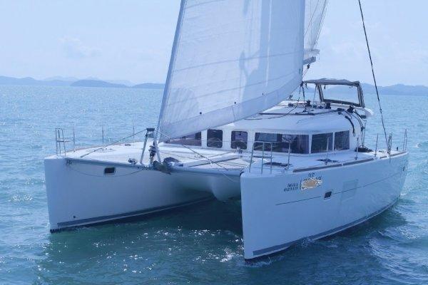 เรือใบ Catamaran Lagoon 400 S2