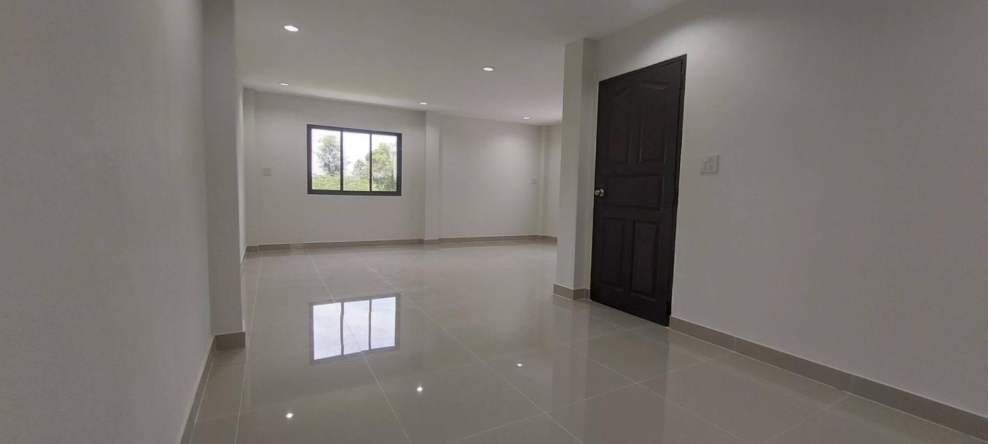 ทาวน์โฮมหลังใหญ่เกินคาด! โครงการพงษ์ศิริชัย 2-อ้อมน้อย สาย 4 เพชรเกษม 4