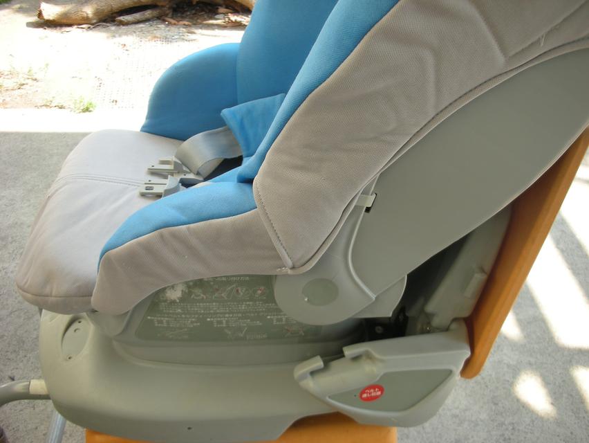 คาร์ซีท Aprica สภาพดีพร้อมใช้งาน ปรับนั่งนอนสบาย หมุนได้รอบ