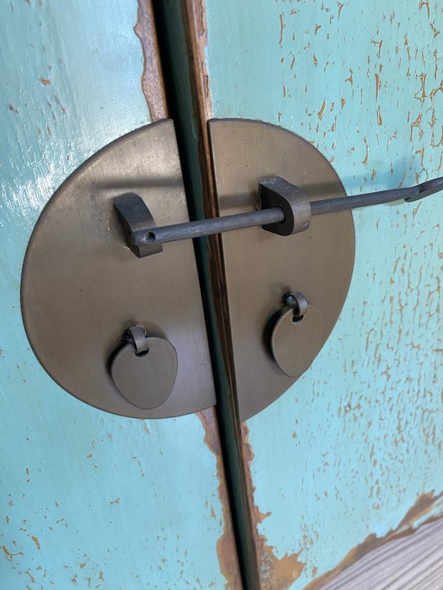 ตู้โชว์โบราณ ของแรว์ สไตร์จีน ทำวินเทจ ขายขาดทุน 2