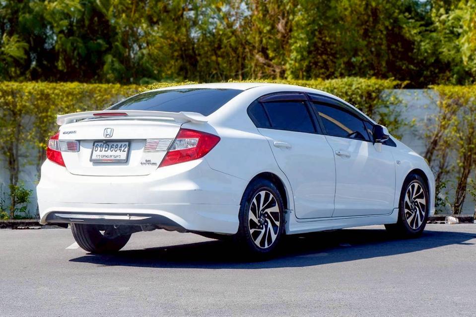 รหัสรถ QT6842 Honda Civic FB 1.8 S เกียร์ Auto สีขาว ปี2013 5