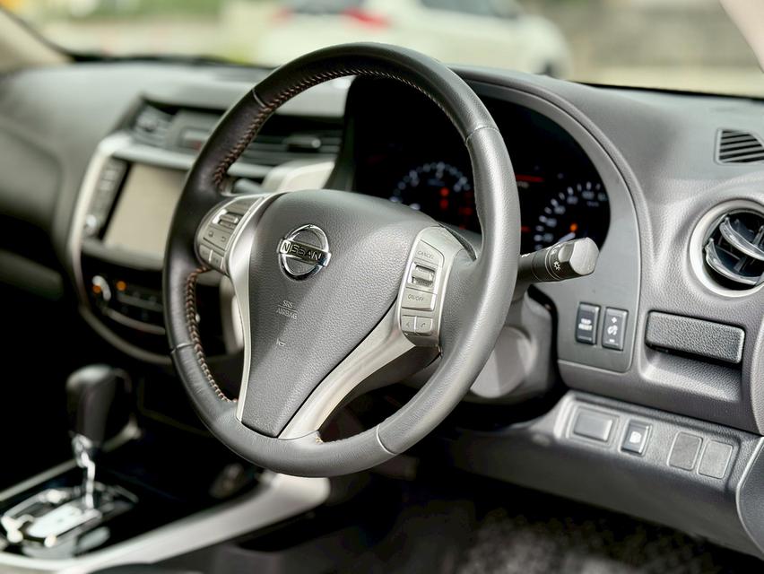  NISSAN NAVARA NP300 2.5 EL DOUBLE CAB CALIBRE BLACK EDITION 2020  9
